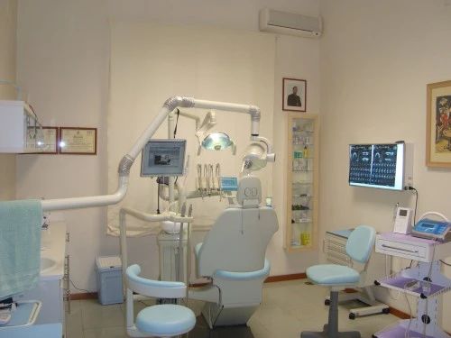 Studio Medico Dentistico : (Modugno)